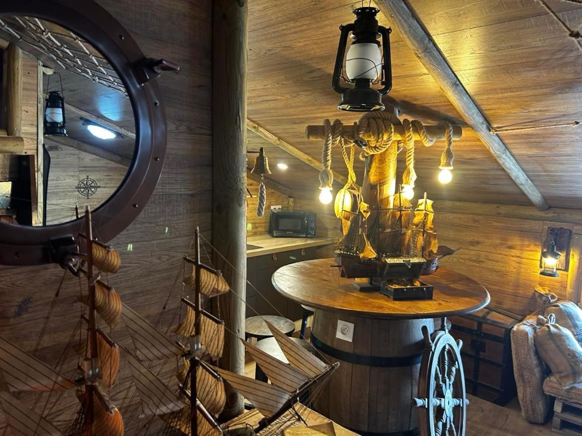 Les Chambres De Paulette Chambres A Theme Jack Sparrow Sainte-Marie-la-Mer Exterior photo